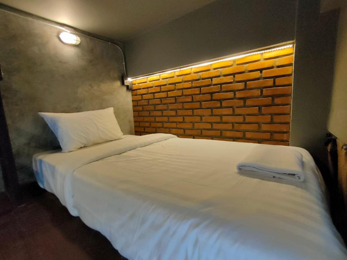 Premier Hostel Chiang Mai Exterior foto